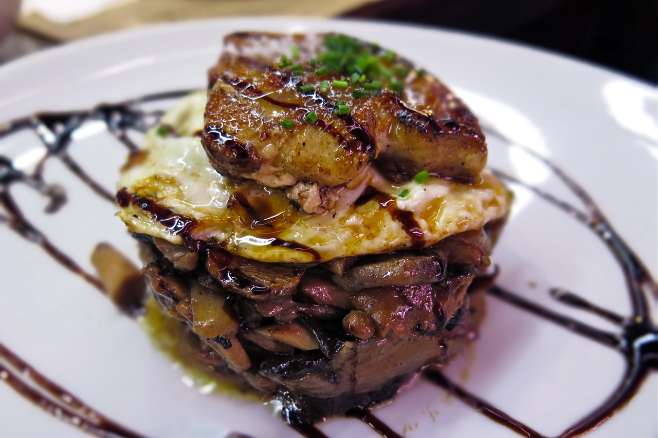 Because barcelona can be a beast to navigate if you don't know where to start. Foodie Review El Quim La Boqueria Barcelona Spain