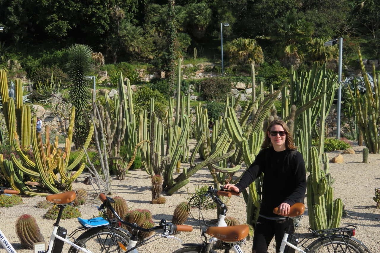 Have you ever wanted to build an electric vehicle or power bank? Photo Bike Tour Barcelona Electric Bike Tours Barcelona