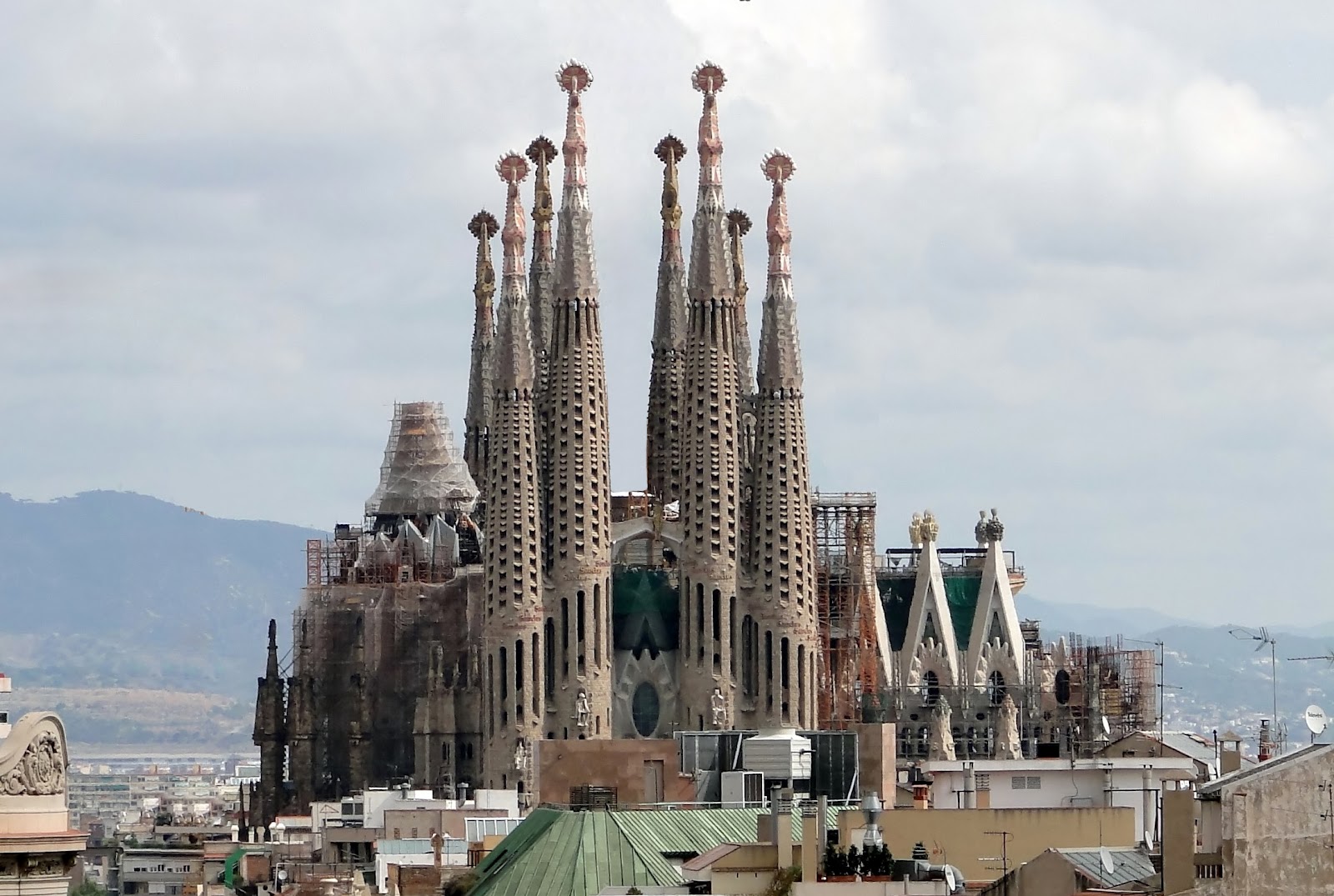 Blog oficial d’arquitectura de la sagrada família. Introduccion A La Arquitectura Gaudi La Sagrada Familia